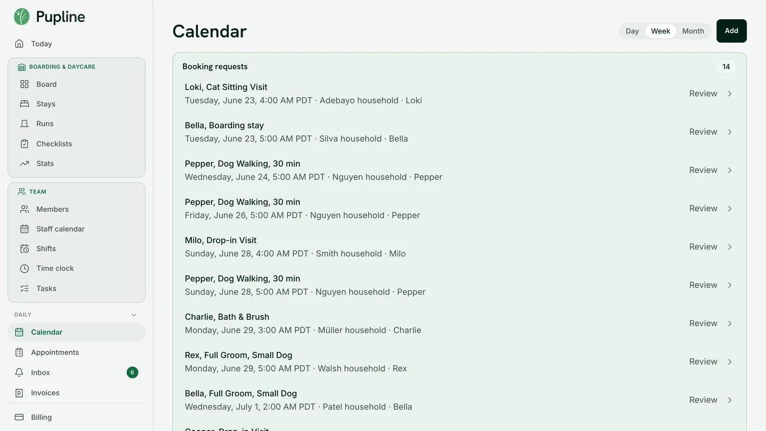 Pupline's week calendar and booking requests